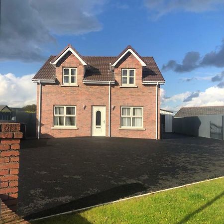 Slievenagarragh. A House In The Garden Villa Hilltown Eksteriør bilde